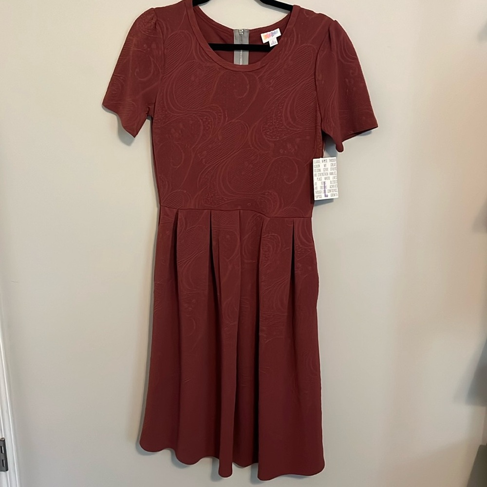 L Solid LuLaRoe Amelia Dress
